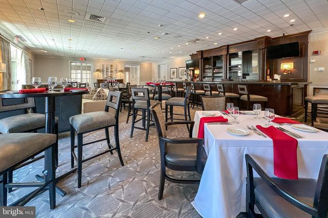 21 DOGLEG LN, Lawrenceville, NJ 08648