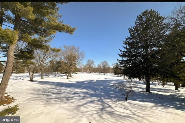 21 DOGLEG LN, Lawrenceville, NJ 08648