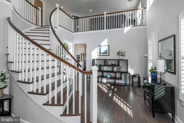 21 DOGLEG LN, Lawrenceville, NJ 08648