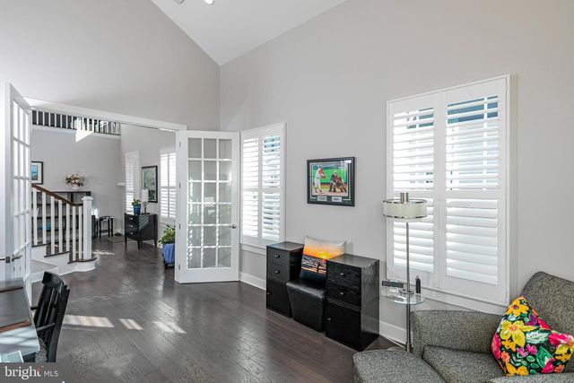 21 DOGLEG LN, Lawrenceville, NJ 08648