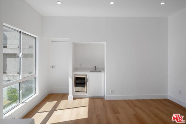 4807 Woodley Avenue 309, Encino (los Angeles), CA 91436