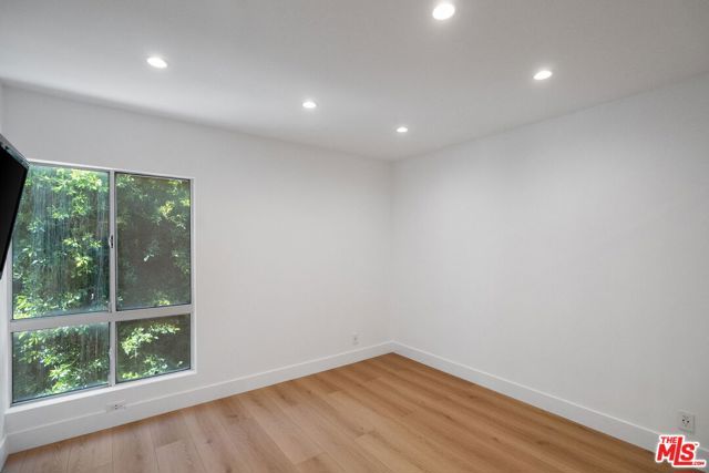 4807 Woodley Avenue 309, Encino (los Angeles), CA 91436