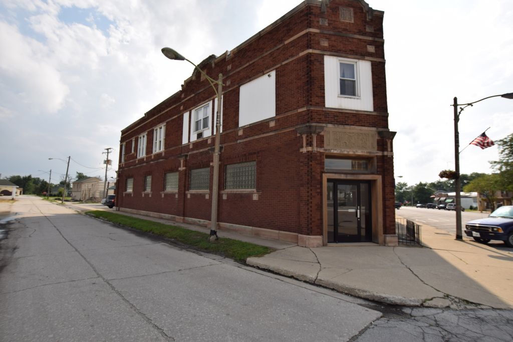 100 W Main Street, Peotone, IL 60468 — exterior