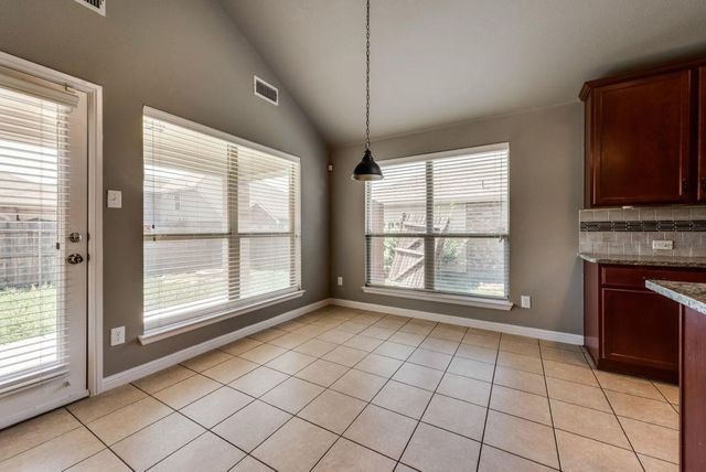 409 Braewick Drive, Fort Worth, TX 76131