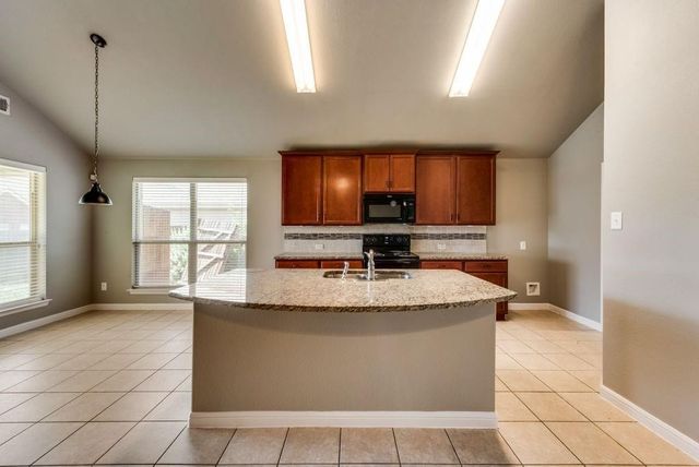 409 Braewick Drive, Fort Worth, TX 76131