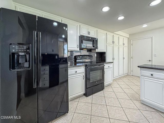 42203 Village 42, Camarillo, CA 93012