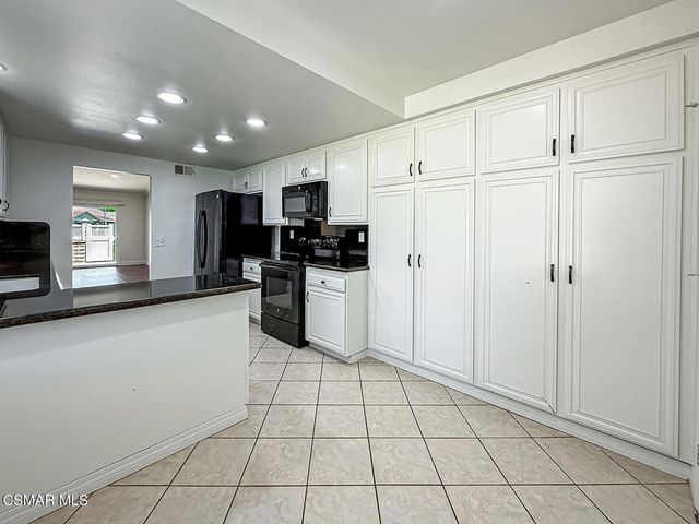 42203 Village 42, Camarillo, CA 93012
