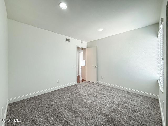 42203 Village 42, Camarillo, CA 93012