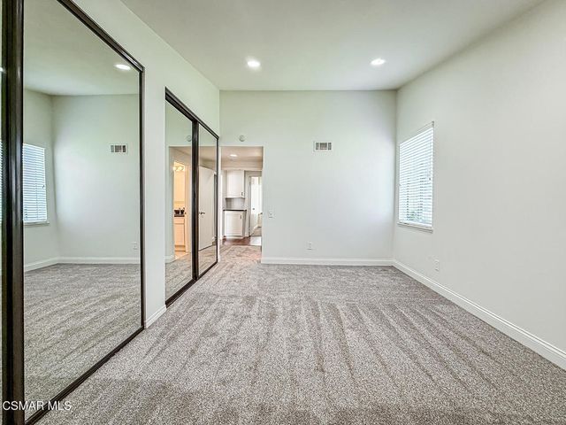 42203 Village 42, Camarillo, CA 93012