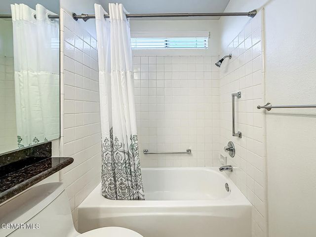 42203 Village 42, Camarillo, CA 93012