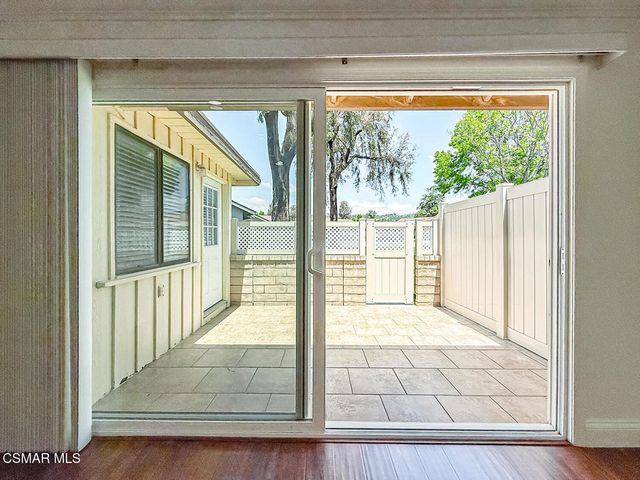 42203 Village 42, Camarillo, CA 93012