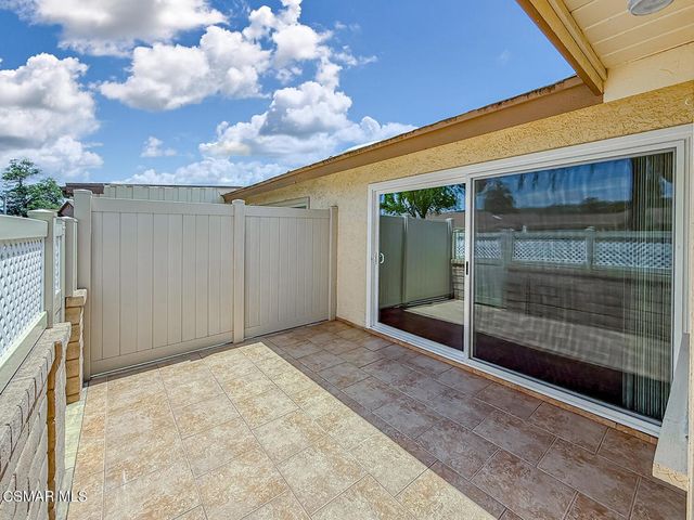 42203 Village 42, Camarillo, CA 93012