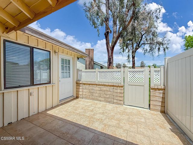 42203 Village 42, Camarillo, CA 93012