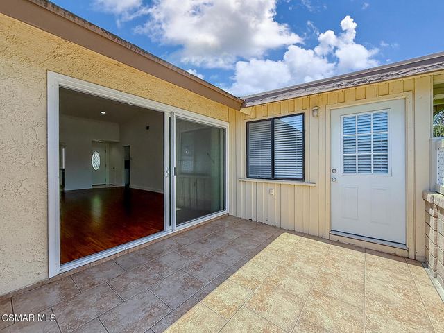 42203 Village 42, Camarillo, CA 93012