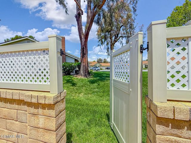 42203 Village 42, Camarillo, CA 93012