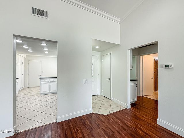42203 Village 42, Camarillo, CA 93012