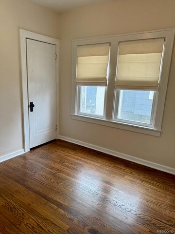 520 W Saratoga Street, Ferndale, MI 48220