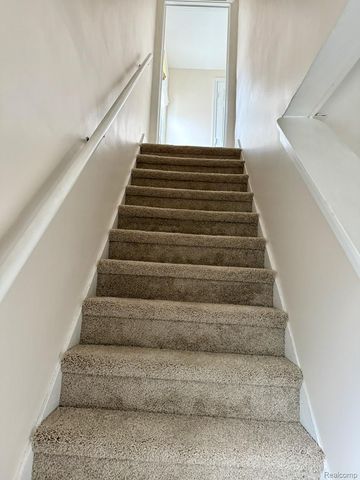 520 W Saratoga Street, Ferndale, MI 48220