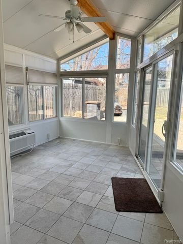 520 W Saratoga Street, Ferndale, MI 48220