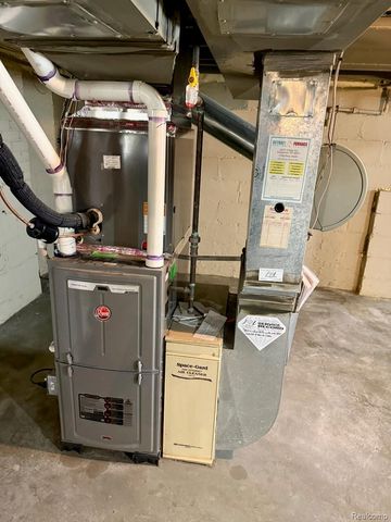 520 W Saratoga Street, Ferndale, MI 48220