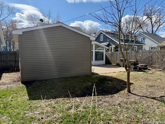 520 W Saratoga Street, Ferndale, MI 48220