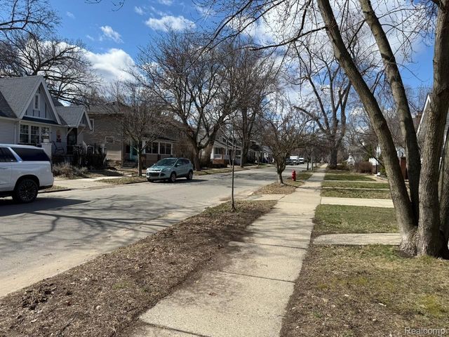 520 W Saratoga Street, Ferndale, MI 48220