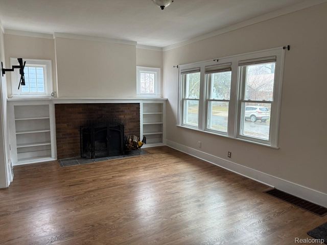 520 W Saratoga Street, Ferndale, MI 48220