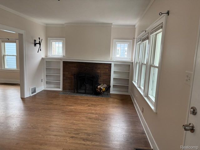 520 W Saratoga Street, Ferndale, MI 48220