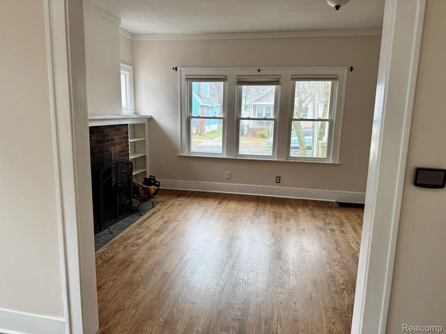 520 W Saratoga Street, Ferndale, MI 48220