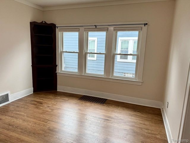 520 W Saratoga Street, Ferndale, MI 48220