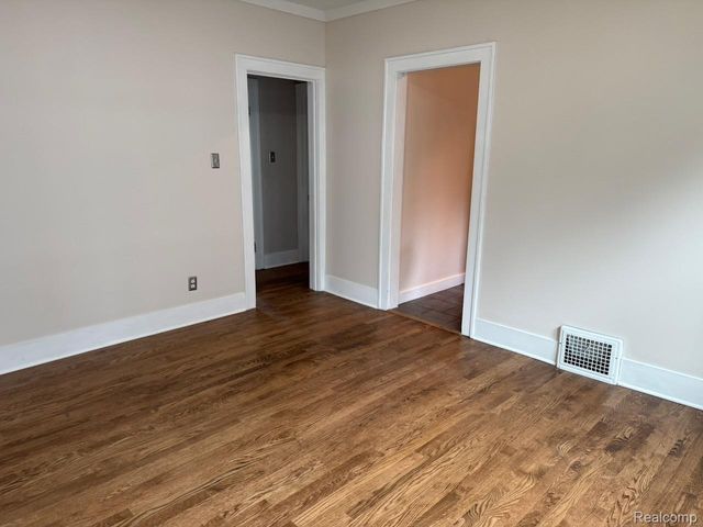 520 W Saratoga Street, Ferndale, MI 48220