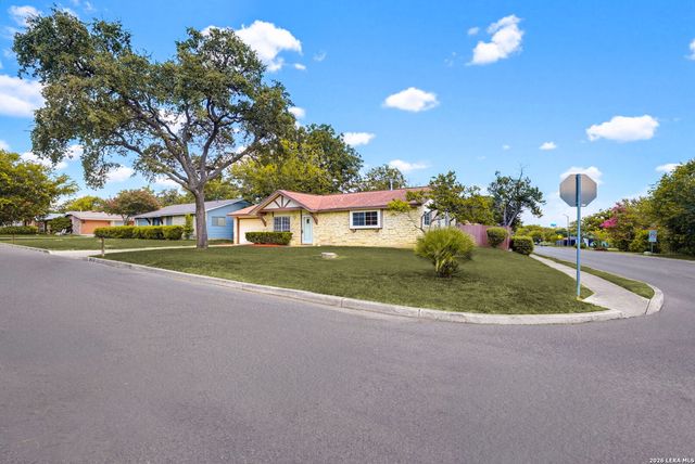 12302 Lone Shadow Trail, Live Oak, TX 78233