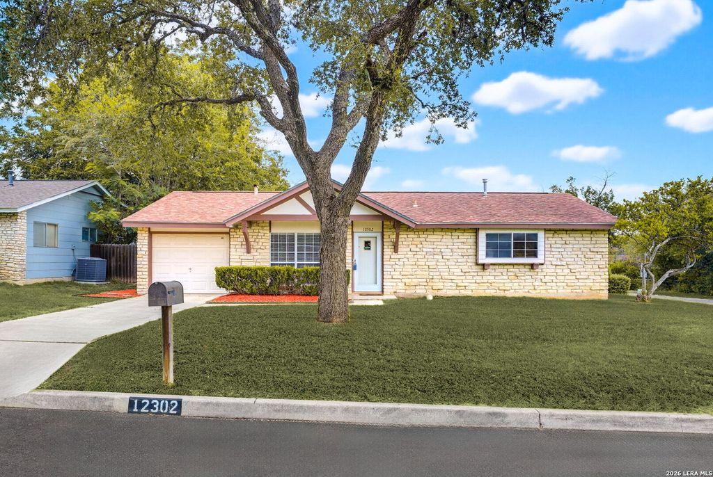 12302 Lone Shadow Trail, Live Oak, TX 78233