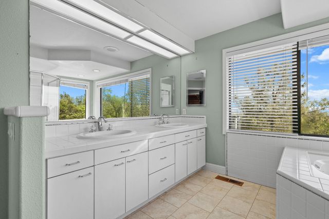 17505 Forest View Drive, Redding, CA 96003