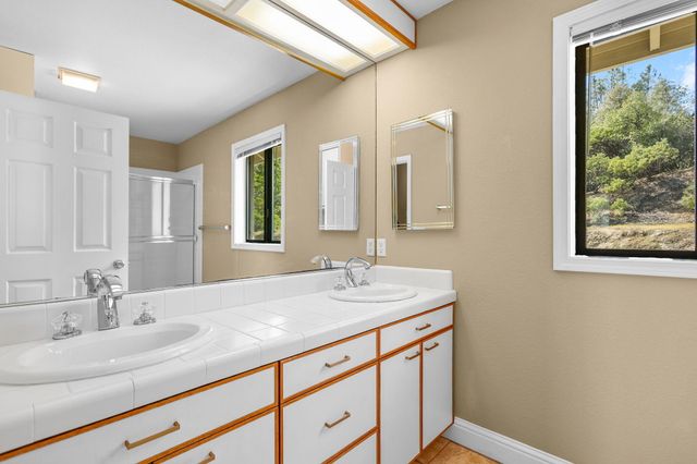 17505 Forest View Drive, Redding, CA 96003