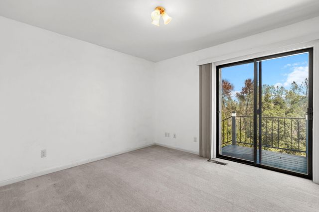 17505 Forest View Drive, Redding, CA 96003