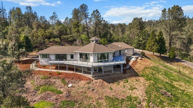 17505 Forest View Drive, Redding, CA 96003