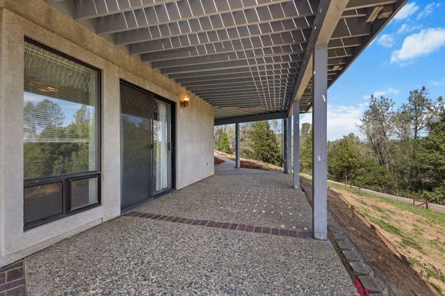 17505 Forest View Drive, Redding, CA 96003