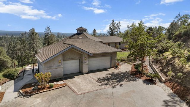 17505 Forest View Drive, Redding, CA 96003