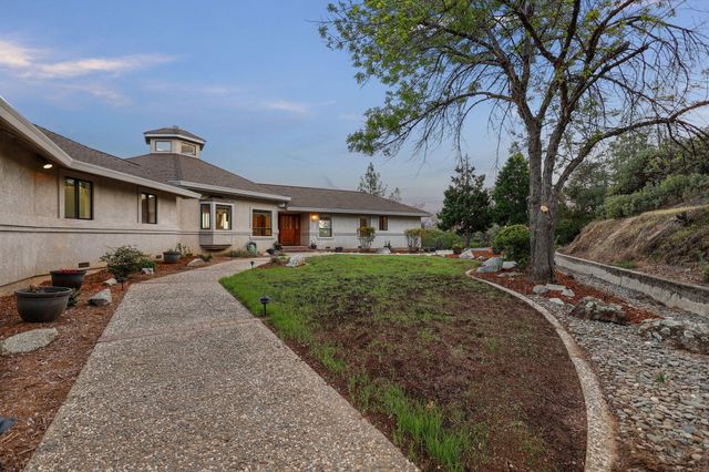 17505 Forest View Drive, Redding, CA 96003