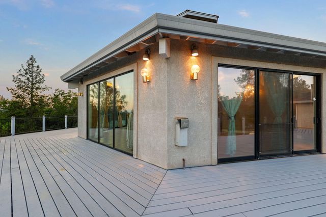 17505 Forest View Drive, Redding, CA 96003