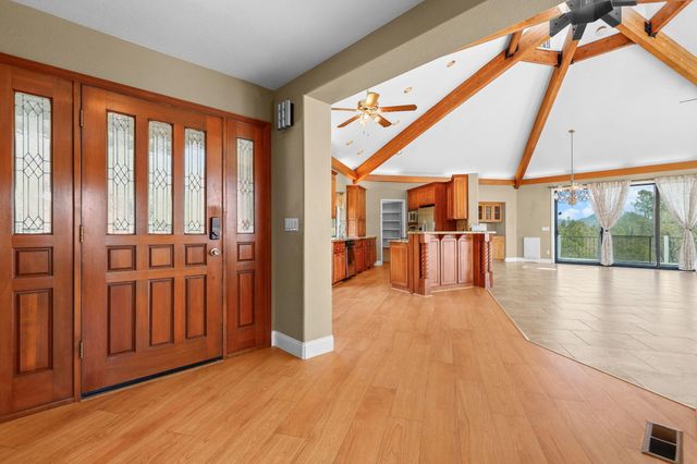 17505 Forest View Drive, Redding, CA 96003