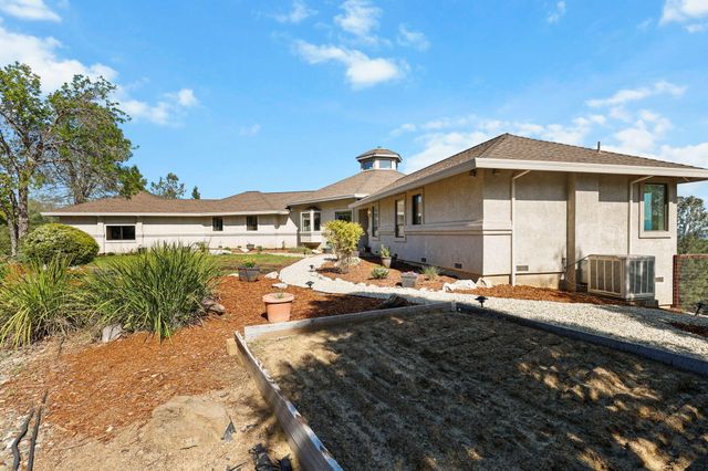 17505 Forest View Drive, Redding, CA 96003