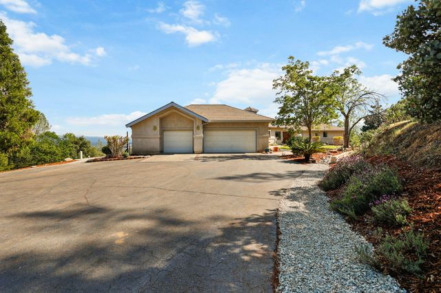 17505 Forest View Drive, Redding, CA 96003