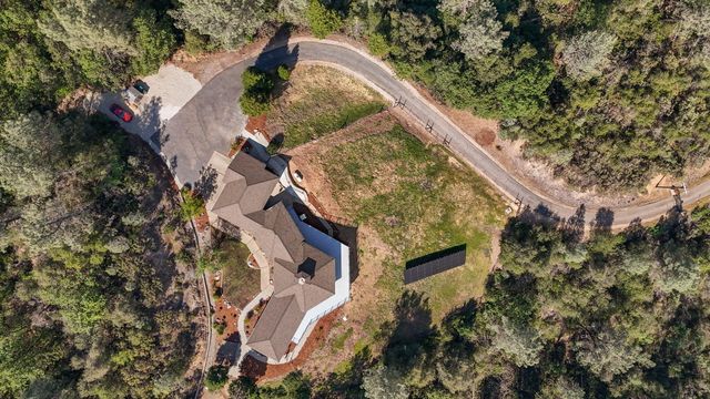 17505 Forest View Drive, Redding, CA 96003