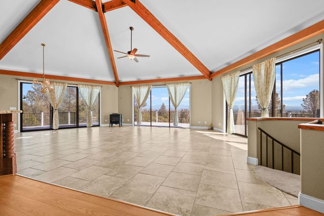 17505 Forest View Drive, Redding, CA 96003