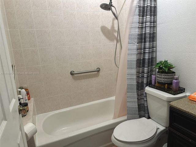 16419 SW 84th St, Miami, FL 33193