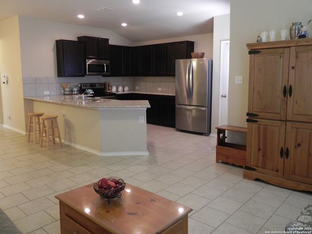 6923 Quantum Loop, San Antonio, TX 78252