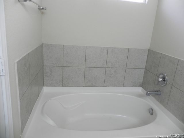 6923 Quantum Loop, San Antonio, TX 78252