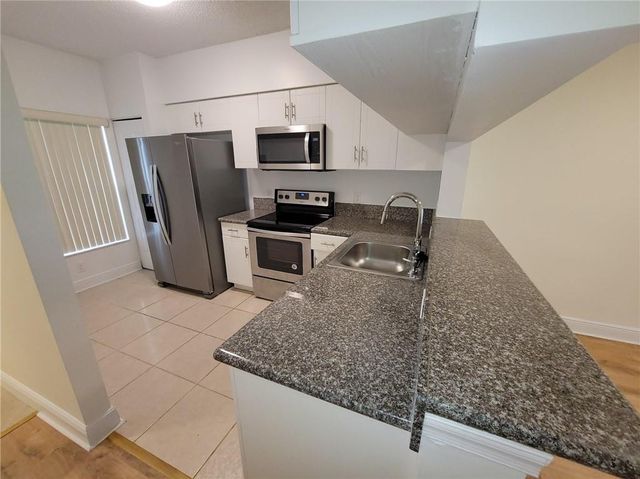 78 Simonton Circle, Weston, FL 33326